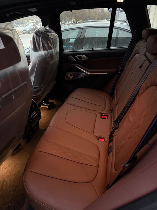 Продам новый BMW X5 M60i xDrive FULL , в наличии с гарантией