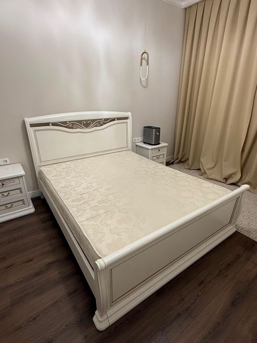 Продам двухспальную кровать