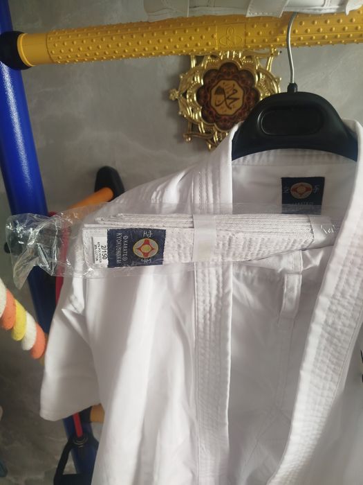Продам кимоно Каратэ ШЛЕМ.