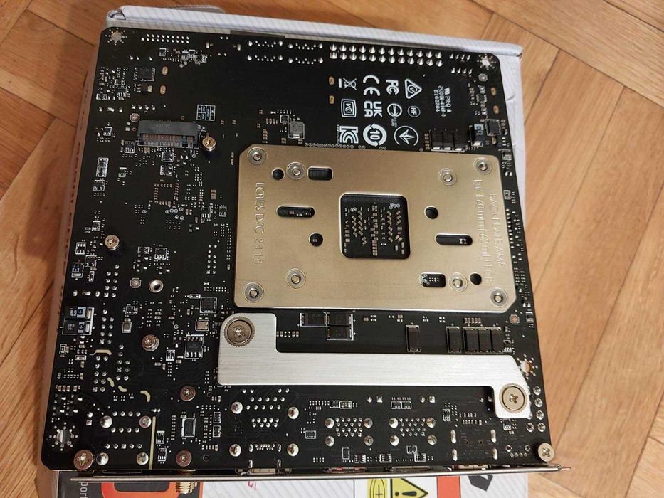 AMD Ryzen 5 9600X + MSI MPG B650i Edge Wi-Fi