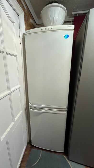 Продам холодильник Samsung
