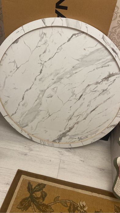 Продам стол