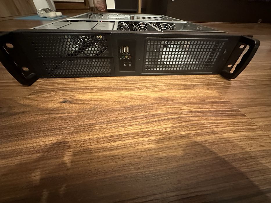 2U ATX Сървърна кутия Genesys Group +релси