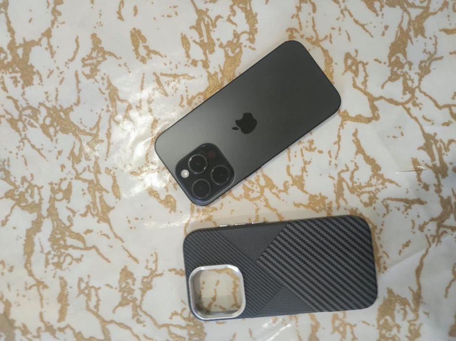 Продам Айфон 16 Про Black Titanium