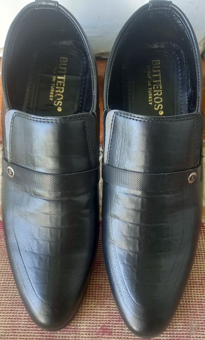 Murskoy tufli sotiladi