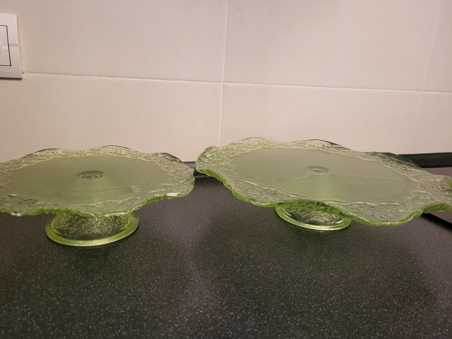 Пара вазочек для торта и пирога