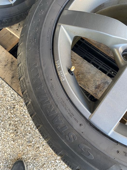 215/55/17 Зимни