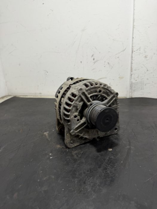 Alternator Volkswagen Vw Transporter T5 2.0 TDI CAAC CAA CCHA Alternator Volkswagen Vw Tiguan 2.0 TDI Golf 6 golf 7 2.0 TDI alternator Vw arteon
