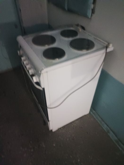 Продам электро плиту