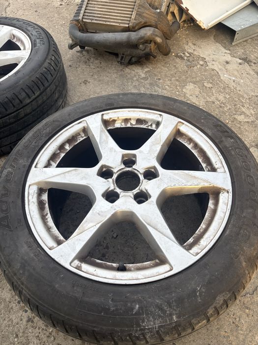 Vand doua rotii cu tot cu jante de aliaj pe 17 de audi A4 ,raspund doar la telefon 0744407284