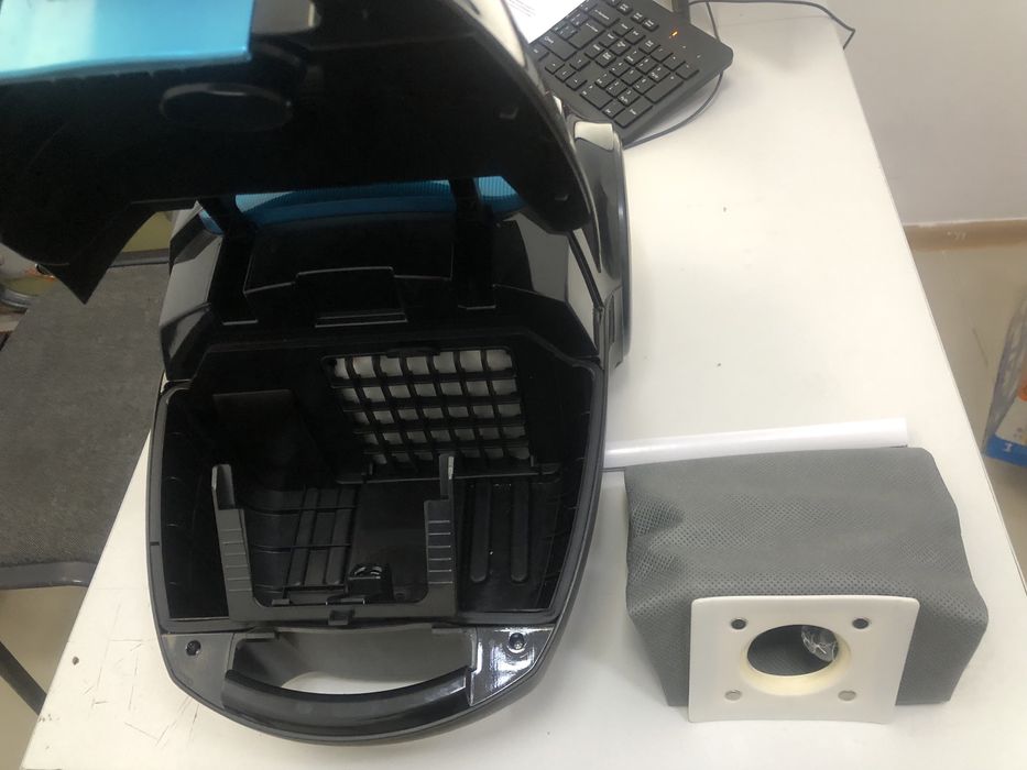 Пылесос Vitek -1898