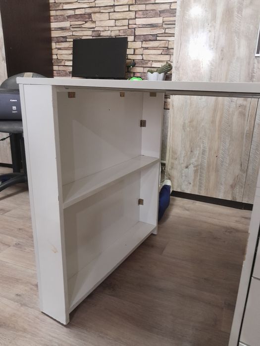 Раздвижной стол-тумба.