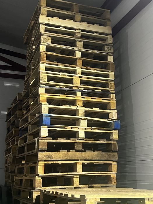 Продам поддон обем есть 200 штук