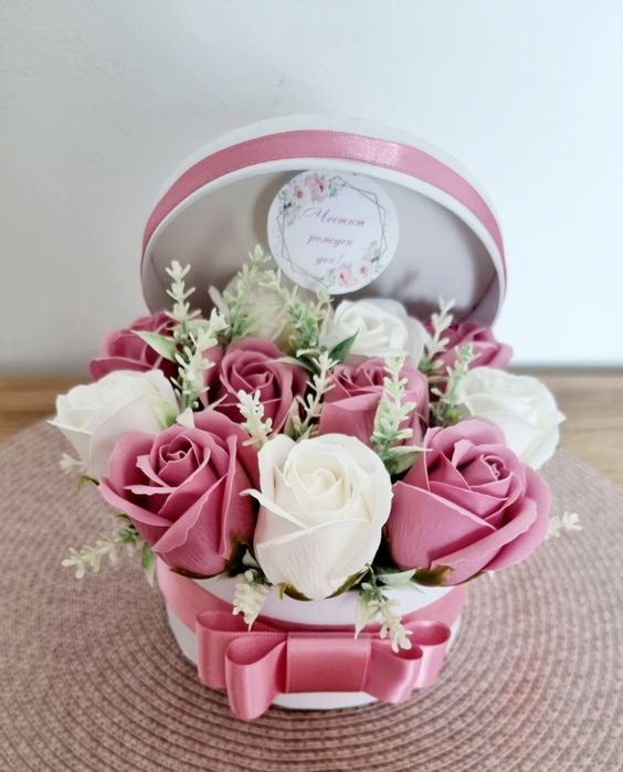 Аранжировки с ароматни сапунени рози