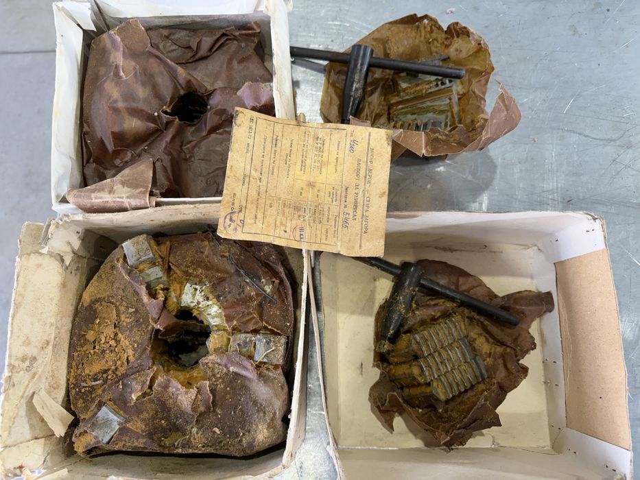 Нови универсали Ф200 с прави и обратни челюсти