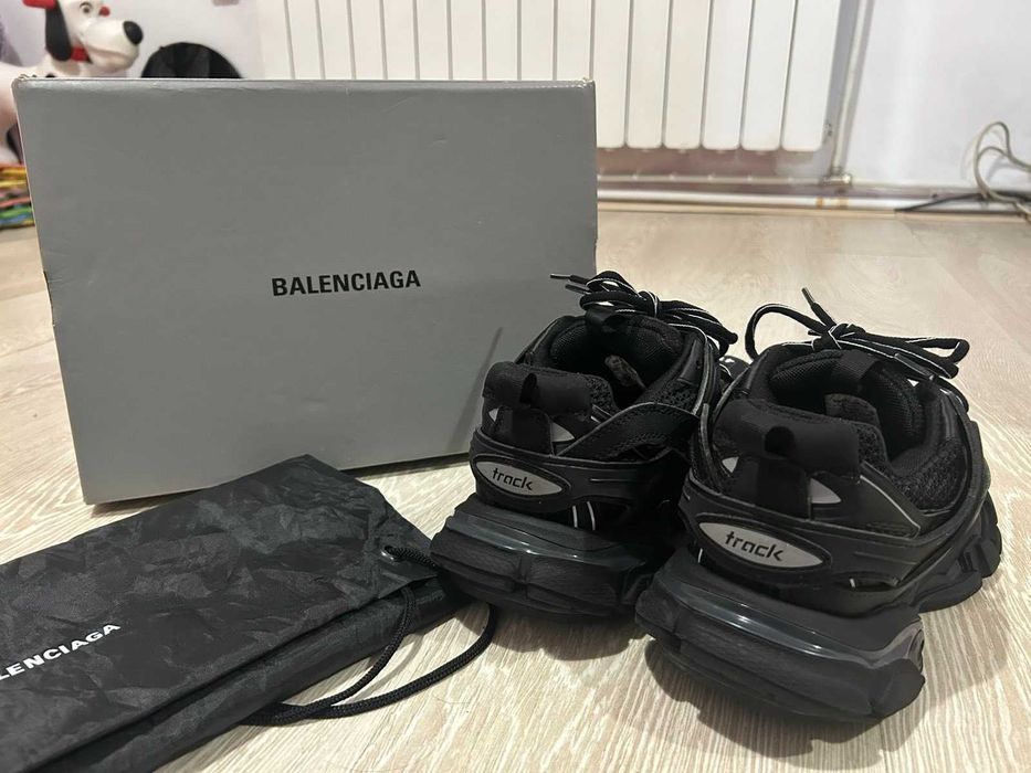Нови Balenciaga Track