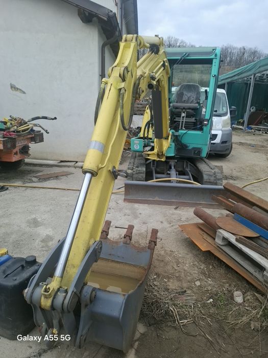 Miniexcavator yanmar 35b 3500 kg fabricatie 2003 6700 ore