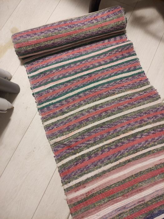 Pres taranesc țesut, covor tradițional ,cordele