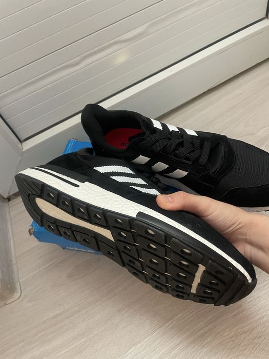 Мужской кроссовка