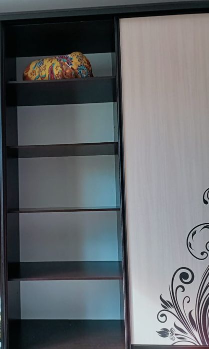 Срочно!Шифоньер сатылады.