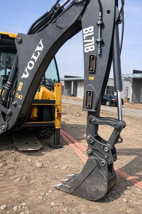 Аренда экскаватор-погрузчик