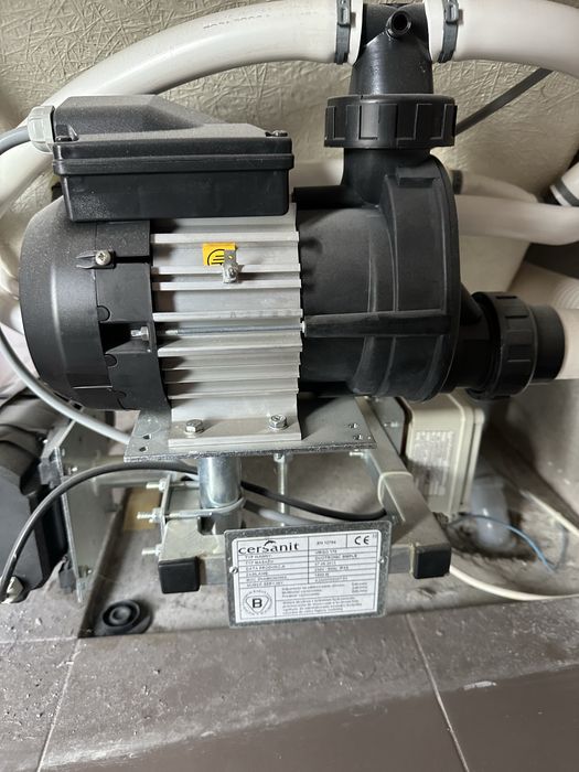 Cada cu hidromasaj, jacuzzi, vana