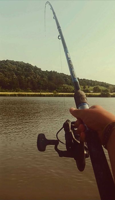 Lansetă Garbolino 3.30m 75g împreună cu mulineta Formax v1 pro 3500