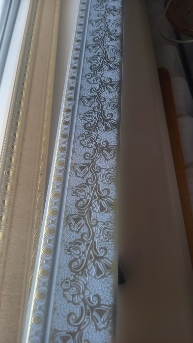 Карнизы и багет дешево