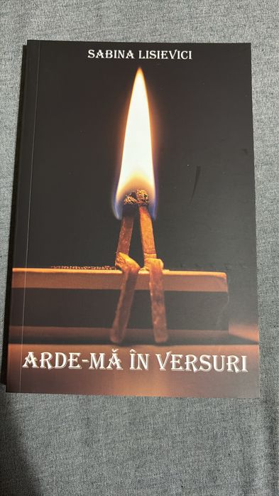 Vand carti in stare buna