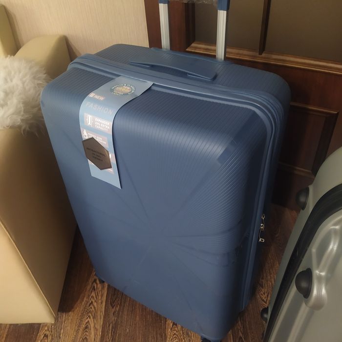 Чемодан большой новый