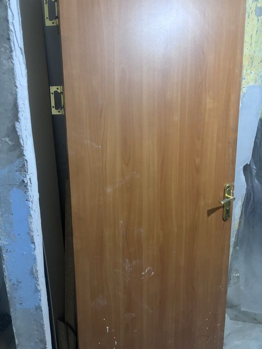 Отдам дверь бесплатно