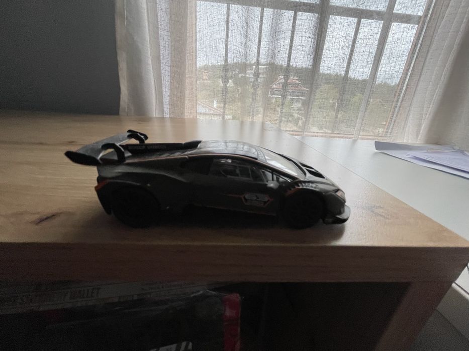 коликционерска количка lamborghini Roger Dubuis