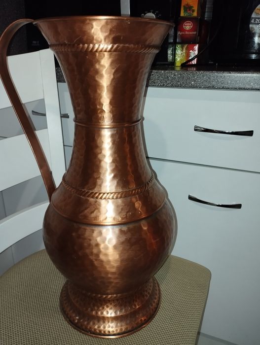 Голяма медна ваза
