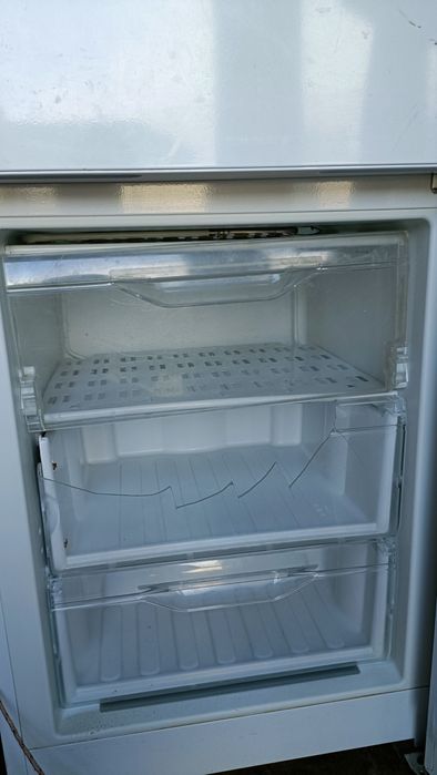Холодильник Indesit