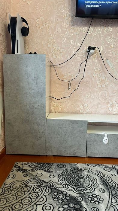 Продам гарнитур под телевизор!