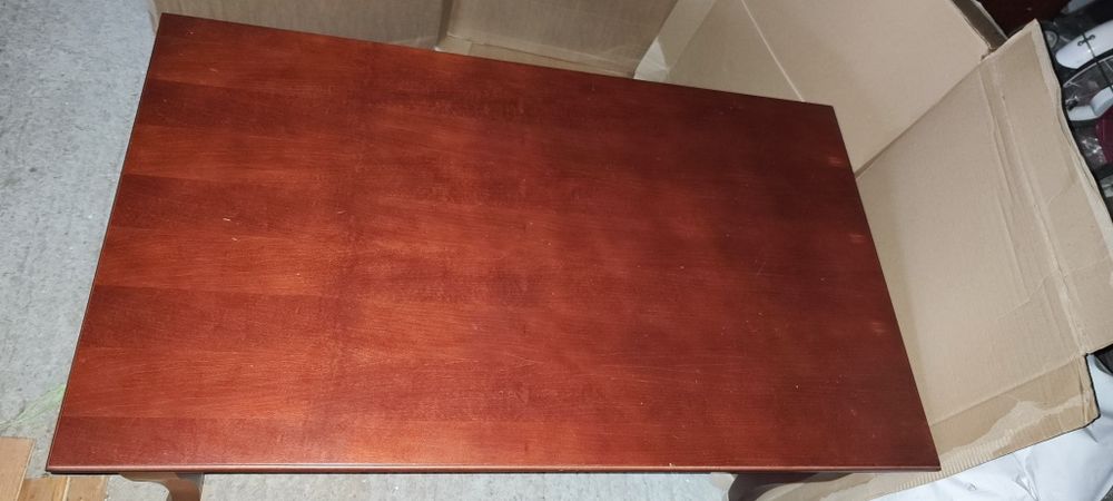 Холна ниска масичка.