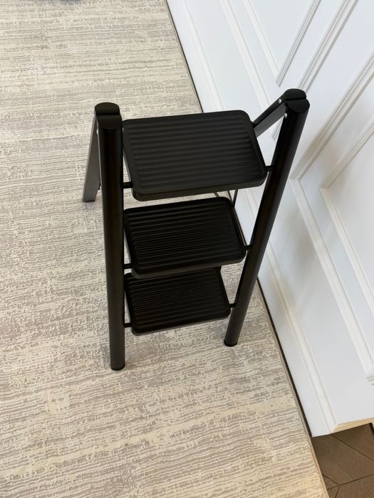 Трехступенчатая стремянка