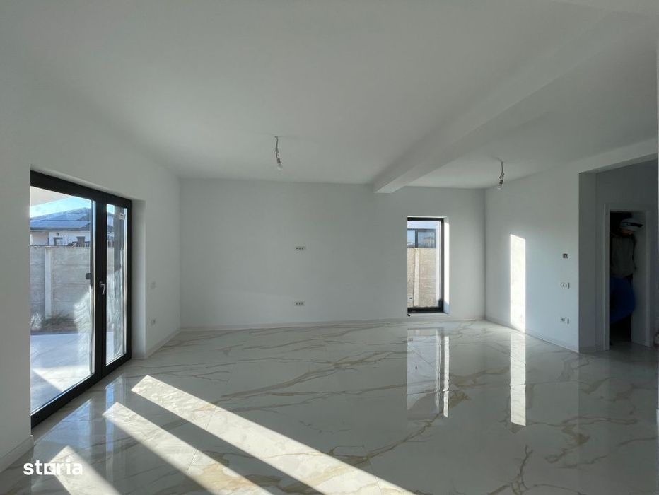 Duplex despartit prin camera tehnica  finisaje premium Mosnita