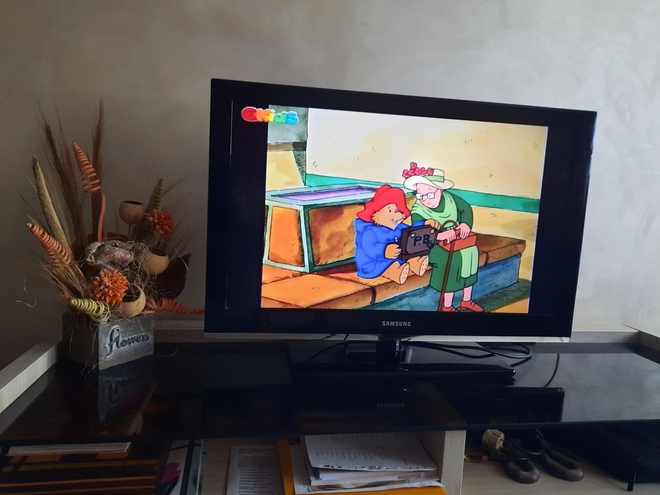 Телевизор SAMSUNG модел: LE32C530F1W