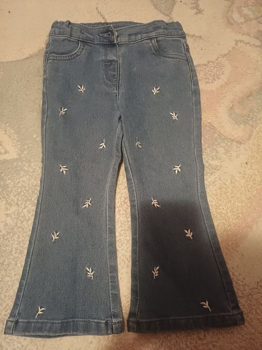 Много яки детски дънки за момиче +подарък блузка!!