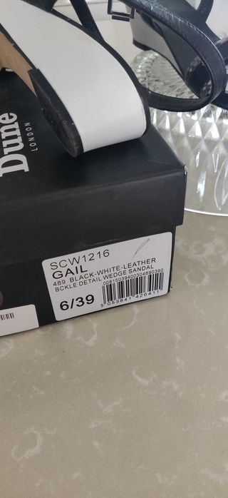Сандали UGG , Zara, 39 размер с платформа, отлични