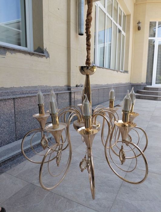 Золотистая люстра
