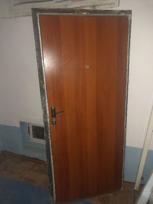 Temir eshik sotiladi mustaxkam