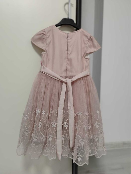 Красива детска рокля