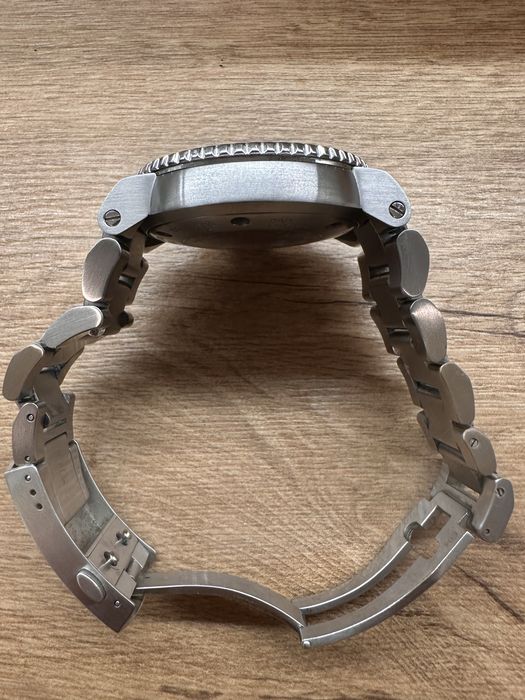 Продавам Oris aquis date