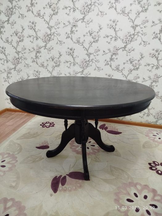 Стол и 8 стульев