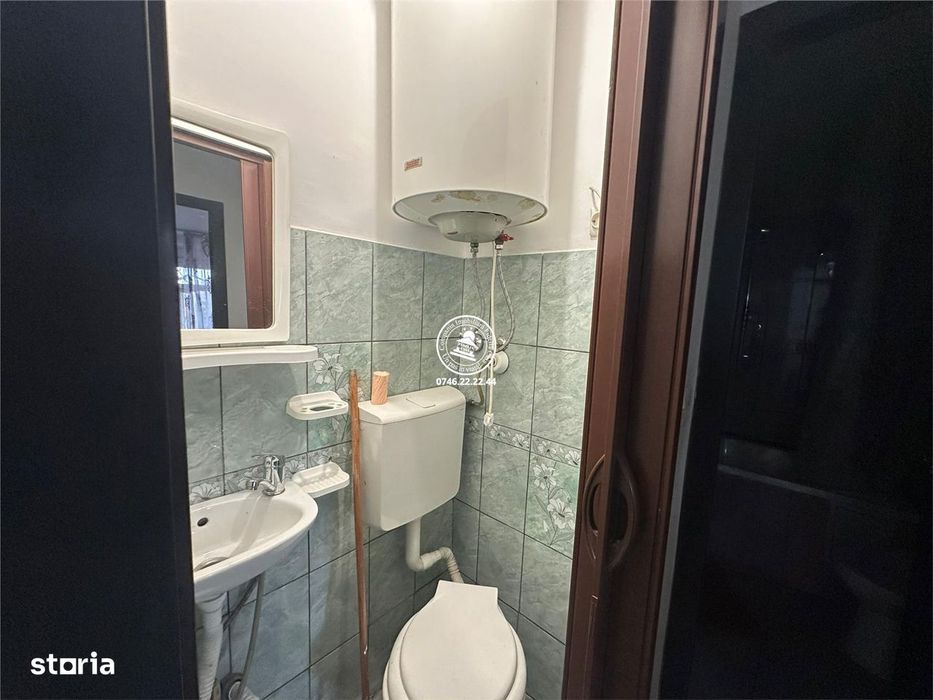 Apartament 3 camere de vanzare, Podu Ros