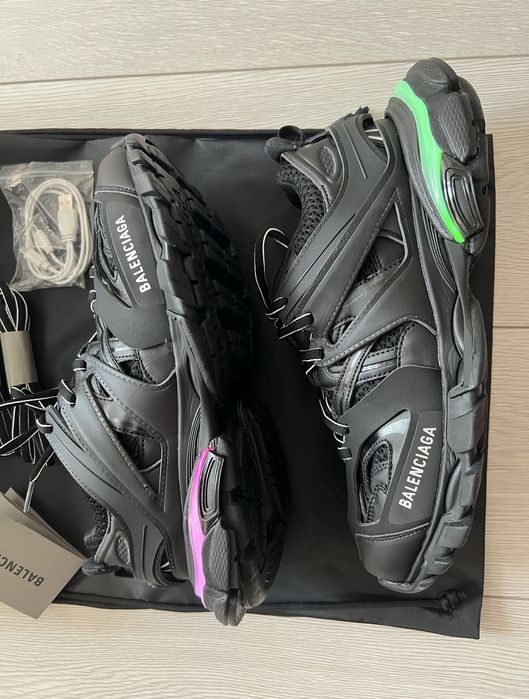 Balenciaga track led