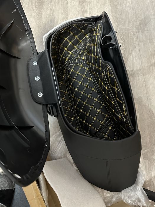 Cutii, genti, coburi, paniere, Kawasaki, Harley, Suzuki, Yamaha, Hon