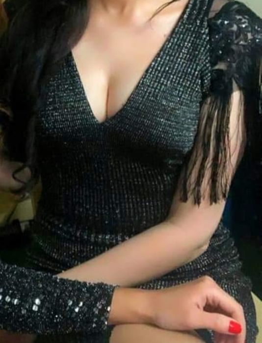 Rochie de seara cu paiete la umeri și franjuri